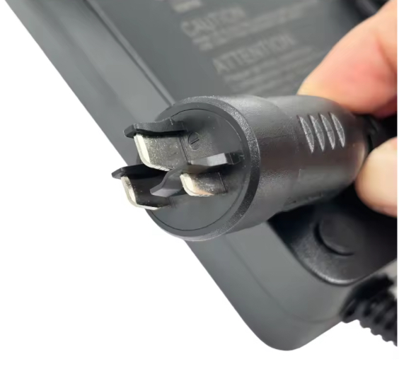 Kompatibilní nabíječka BOSCH 4A