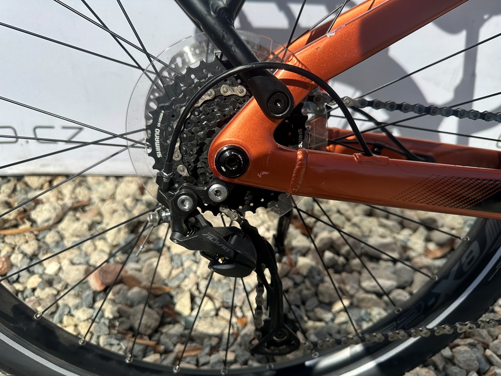 LIV Amity E+2 - BAZAR