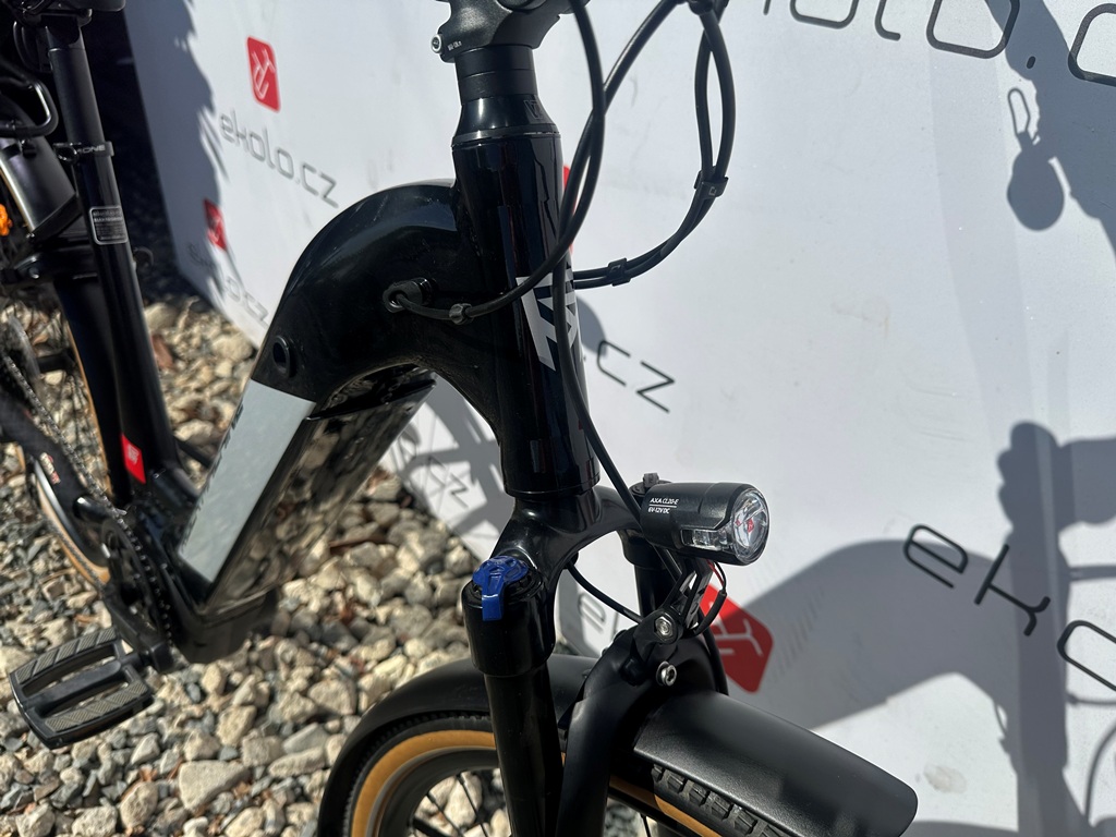 ROCK MACHINE CrossRide INT e400 B touring - BAZAR