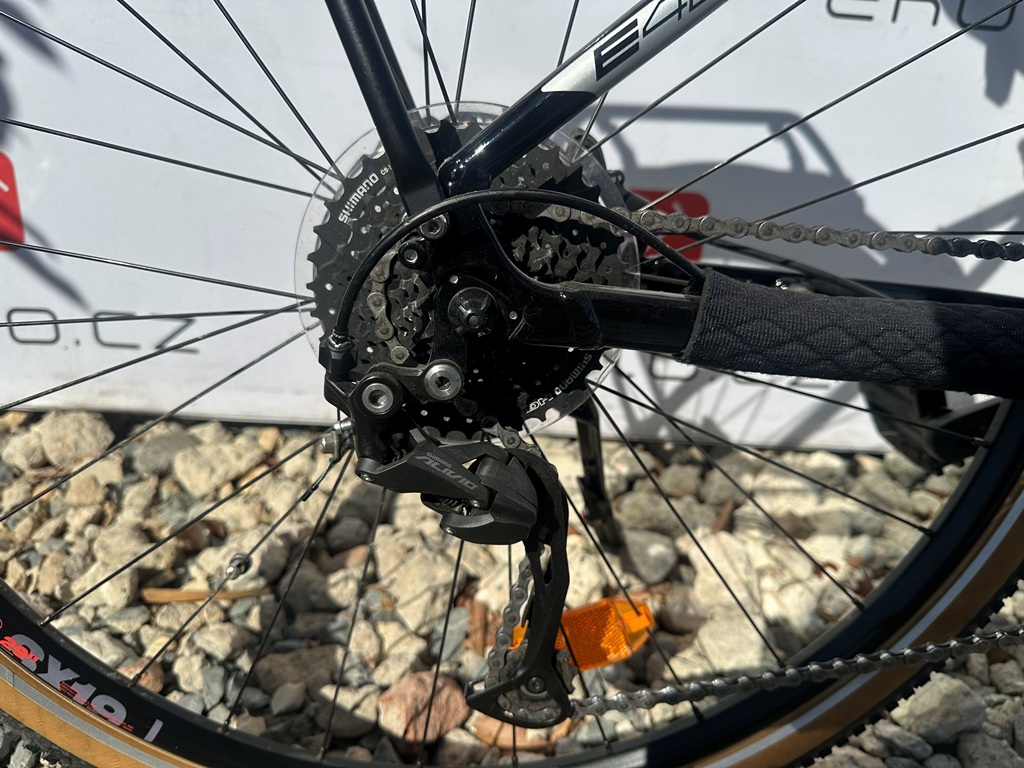 ROCK MACHINE CrossRide INT e400 B touring - BAZAR