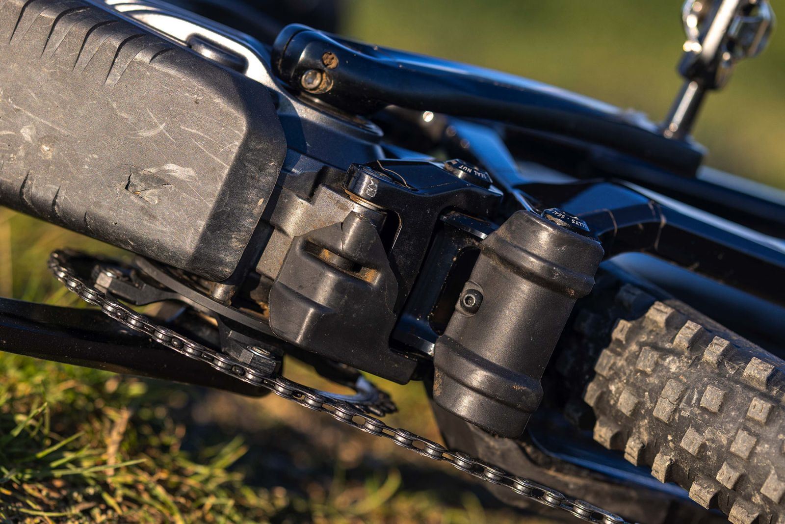 kellys theos f100 ochrana ramu2