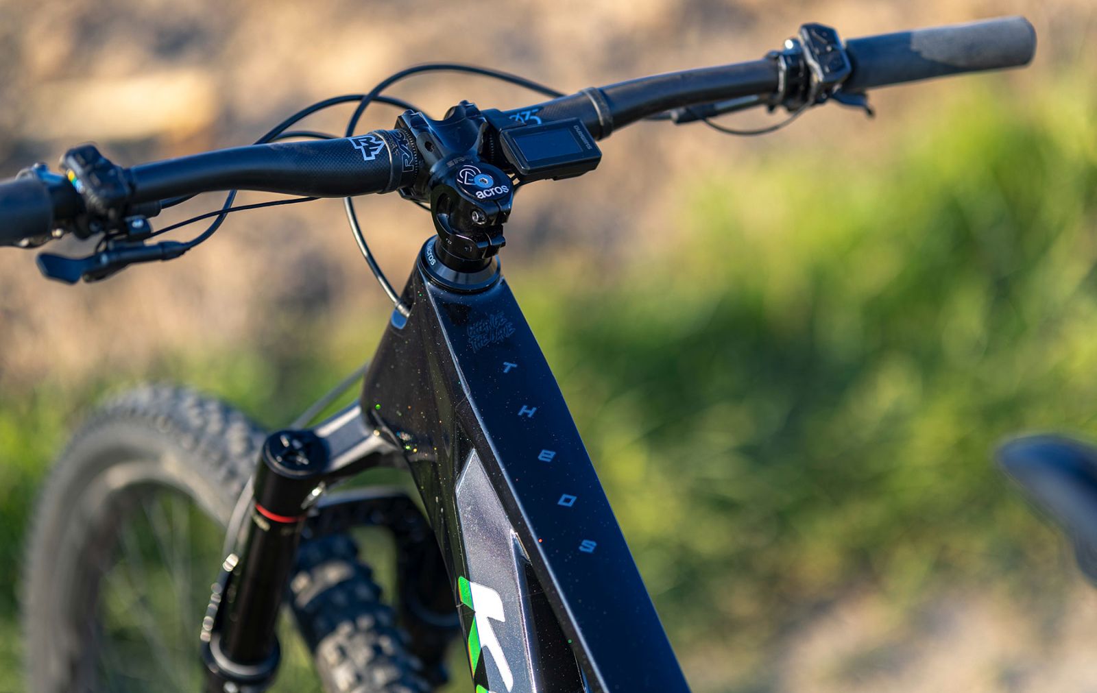 kellys theos f100 kokpit