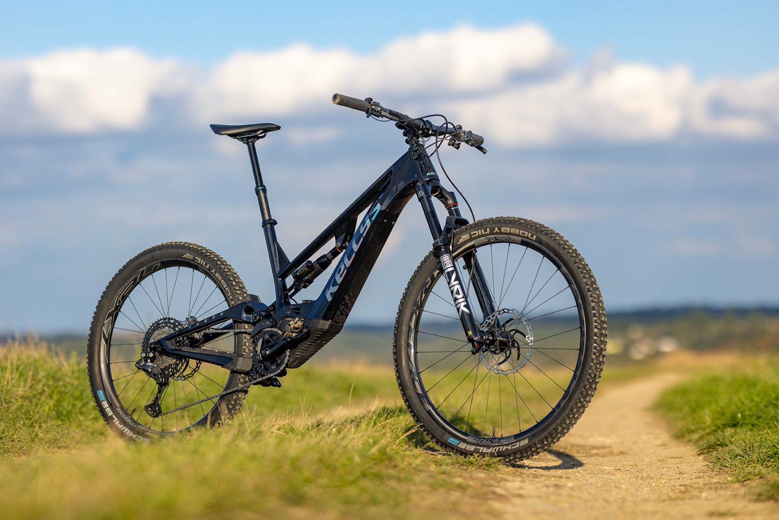 kellys theos f100 bok prava