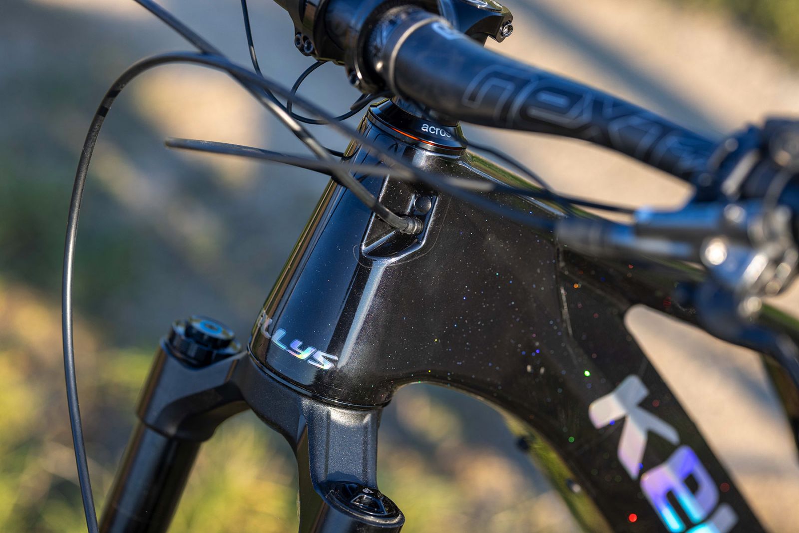 kellys theos f100 riditka