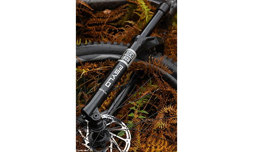 RockShox Psylo Gold, 160mm travel, DebonAir, Isolator RC damper, Fast Black coating, tapered steerer, 110 x 15mm Boost